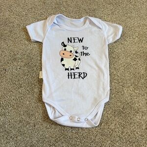 New to the Herd Adorable Cow Print Baby Bodysuit White Black Size 86 = 18m